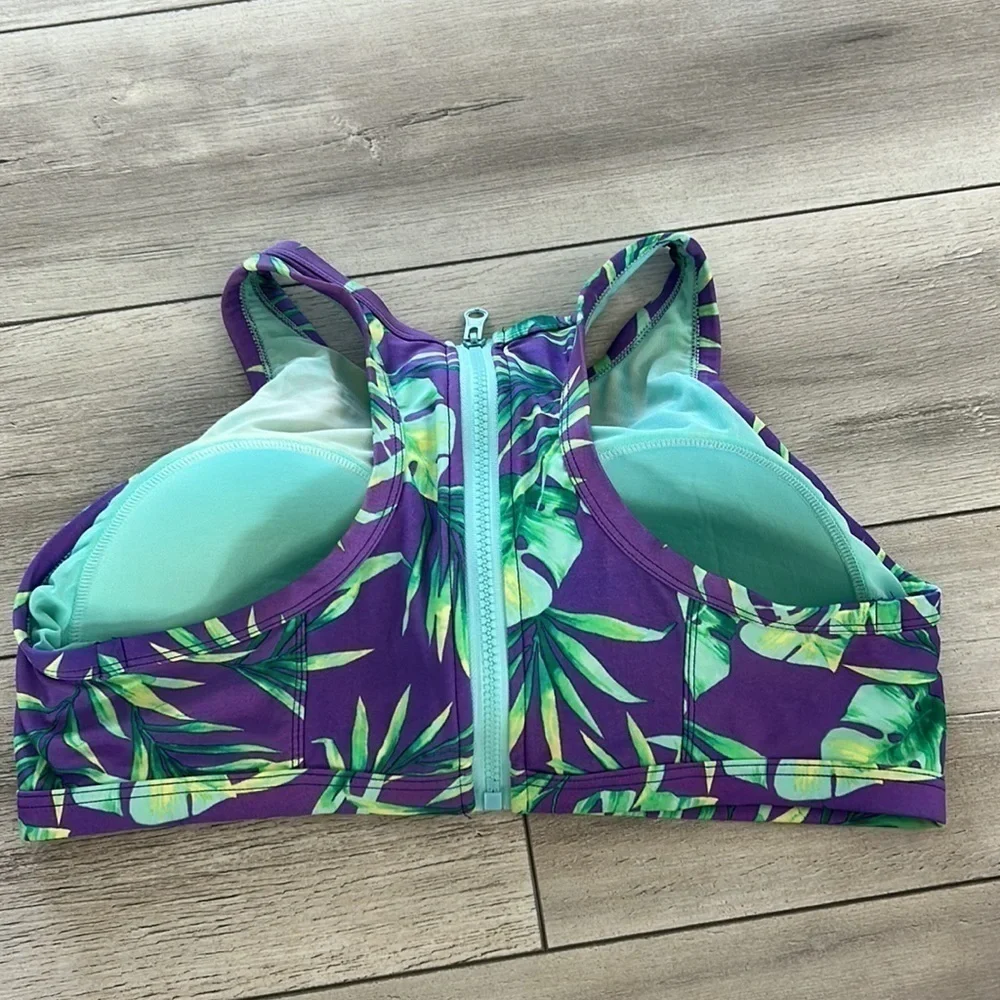 Adore Me size 1X zip back sports bra